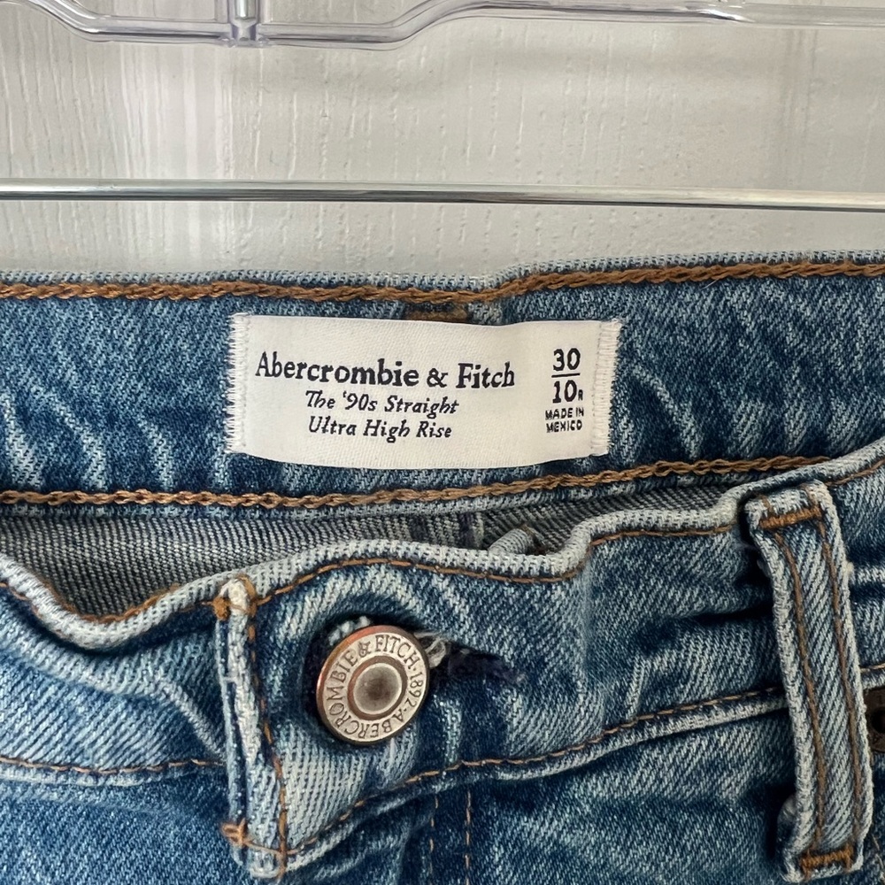Abercrombie & Fitch Ultra High Rise Jeans The 90’s Straight Size 10 - Picture 3 of 6